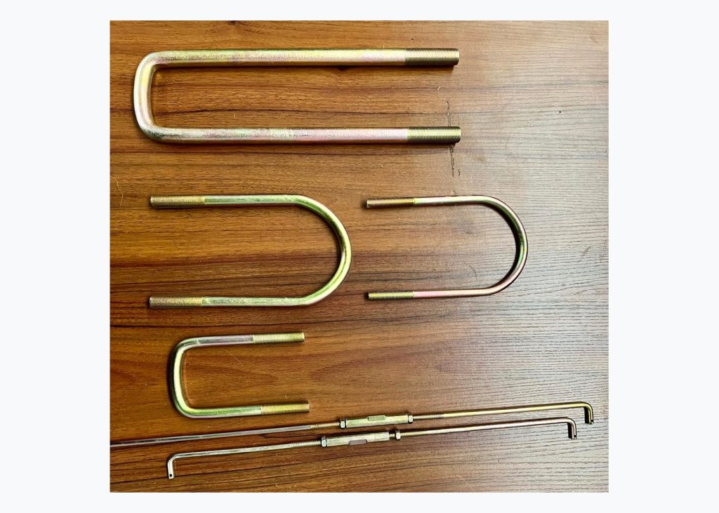 Complete brake hardware kit with U-bolts and links