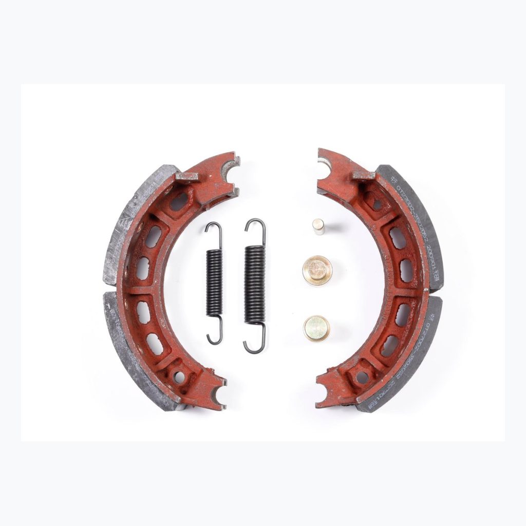 Complete brake shoe kit with springs and installation hardware