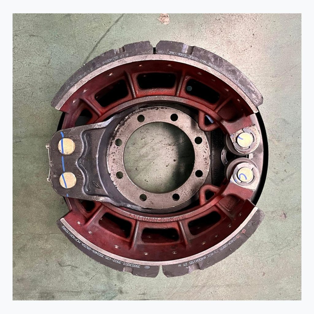 Complete large commercial brake shoe assembly